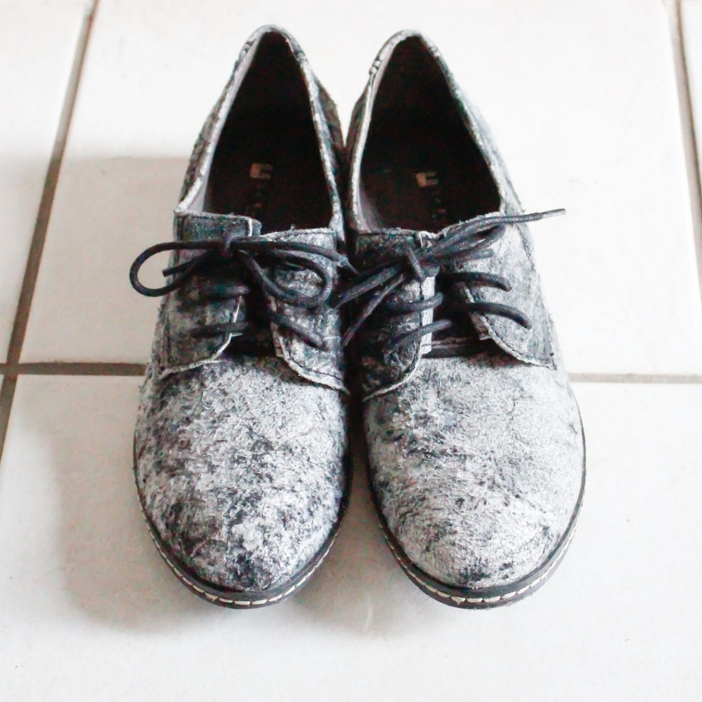 Le Bunny Bleu Gray Oxfords